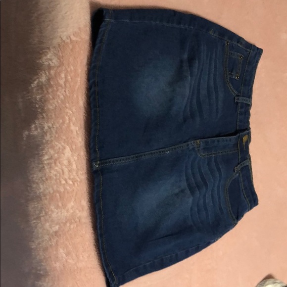 skirt - Picture 1 of 1